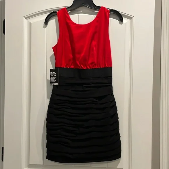express red and black dress Express Dresses | Express Bodycon Two-Tone Ruched Dress | Color: Black/Red | Size: 0
